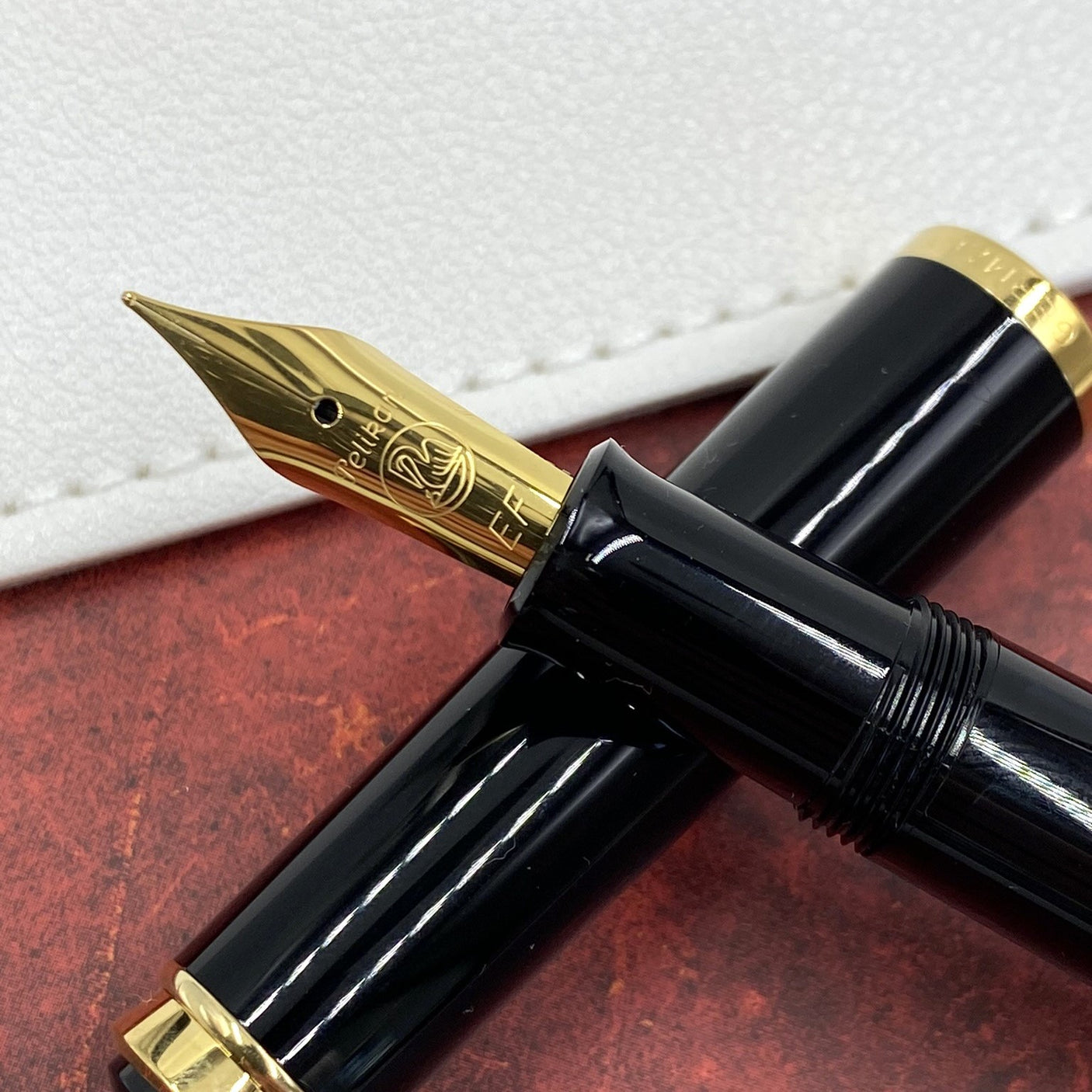 Pelikan Classic M200 Fountain Pen Red Marbled Special Edition