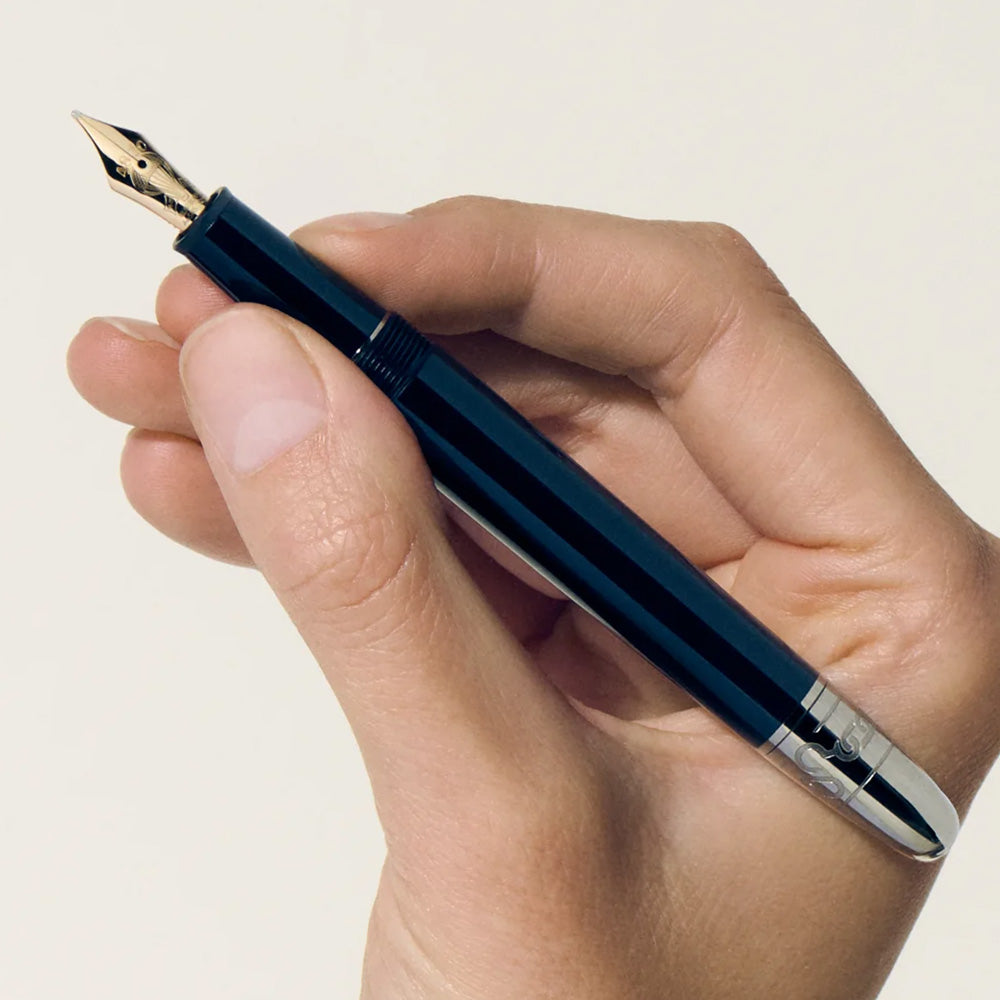 Montblanc Meisterstück Around the World in 80 Days Classique Fountain Pen Medium