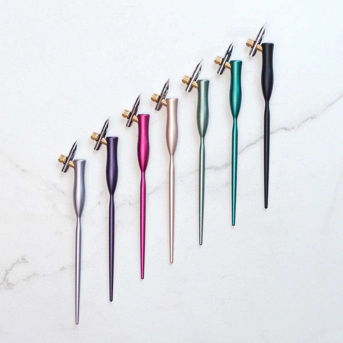 Tom's Studio Flourish Curve Oblique Nib Holder Sage