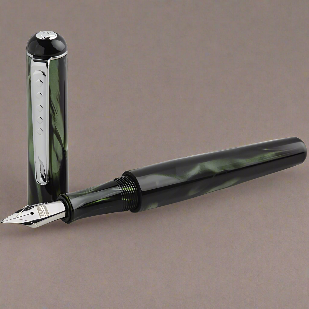 Tom Hessin Charles Collection Fountain Pen Highland Green