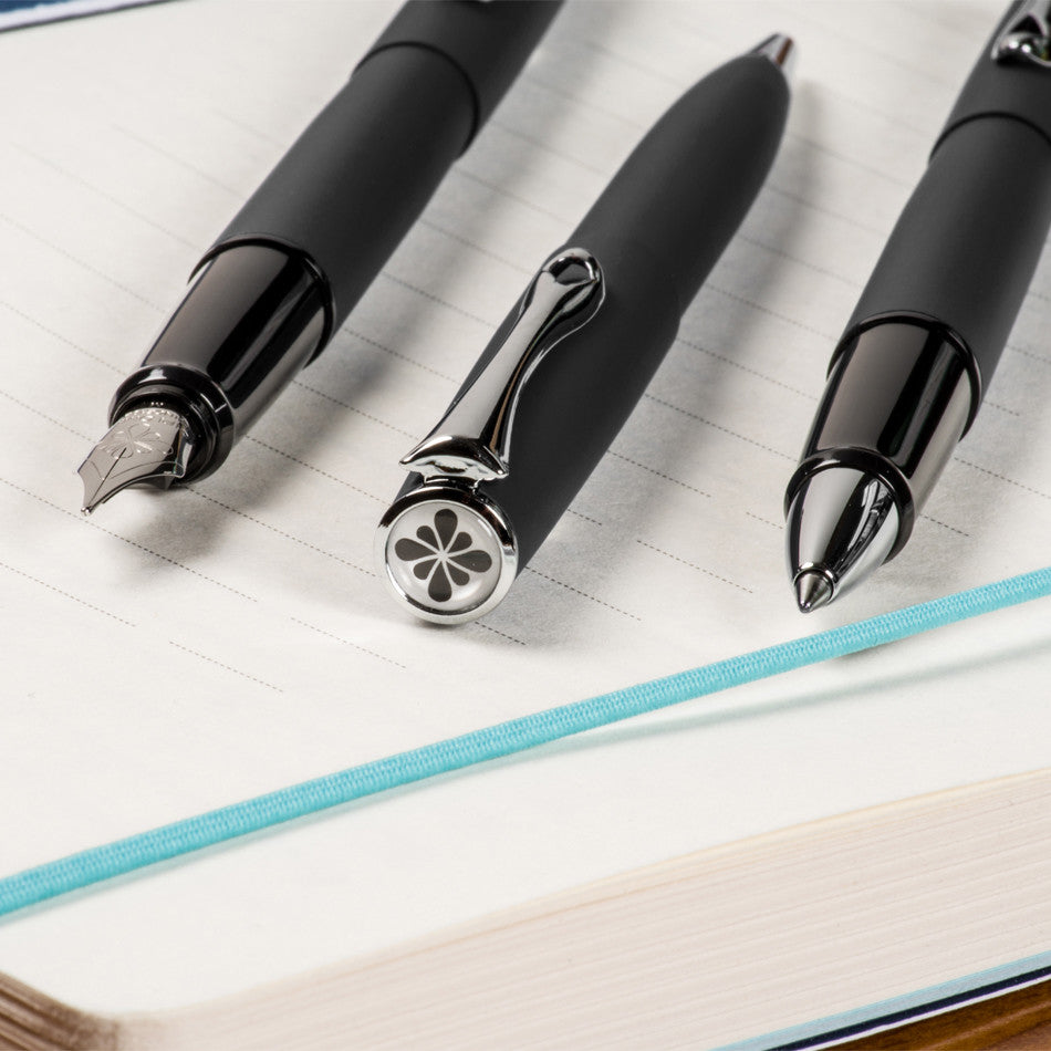 Diplomat Esteem Fountain Pen Lapis Black by Diplomat at Cult Pens