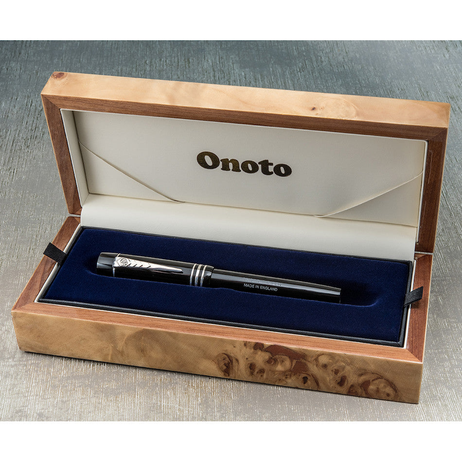 Onoto Magna Classic Fountain Pen Black Plain by Onoto at Cult Pens