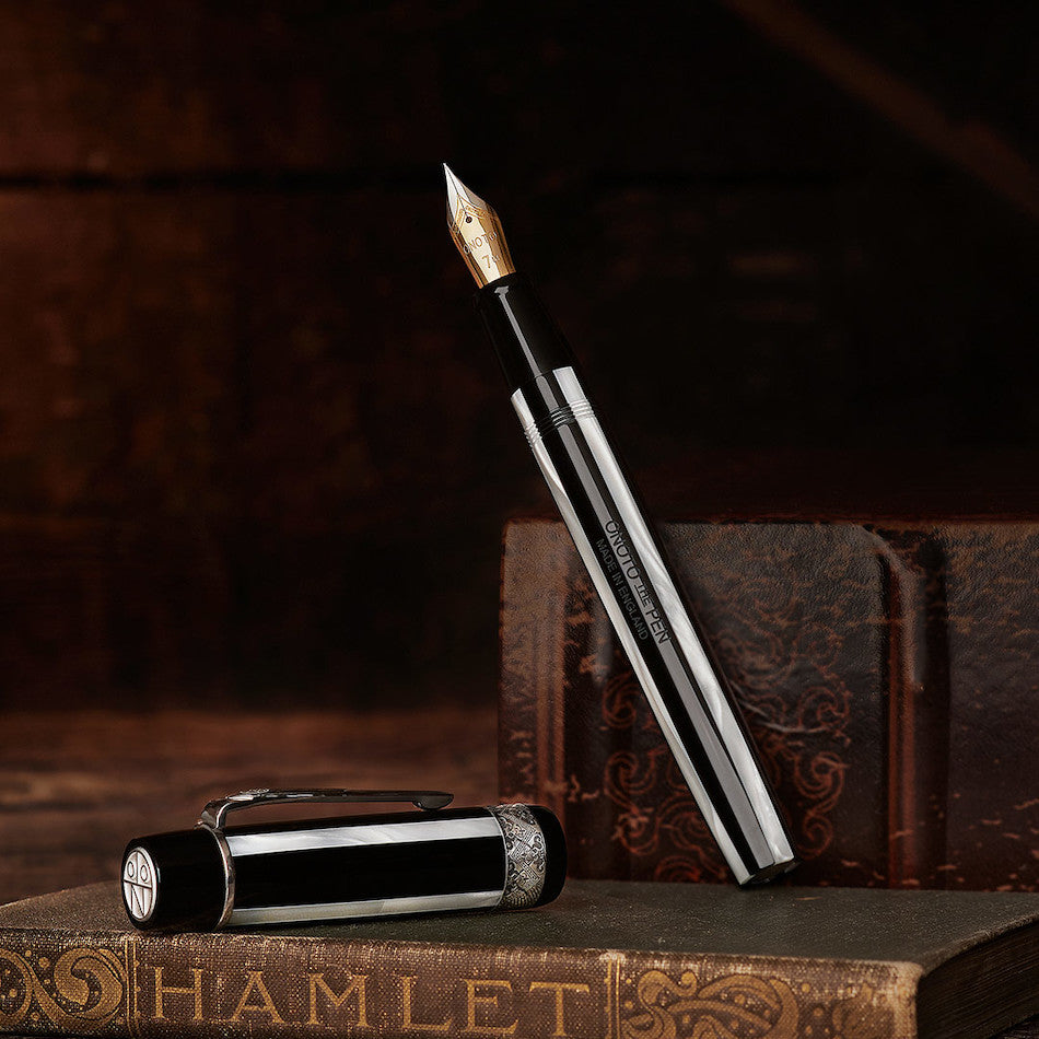 Onoto Shakespeare 18ct Gold Nib Fountain Pen Hamlet Limited Edition by Onoto at Cult Pens