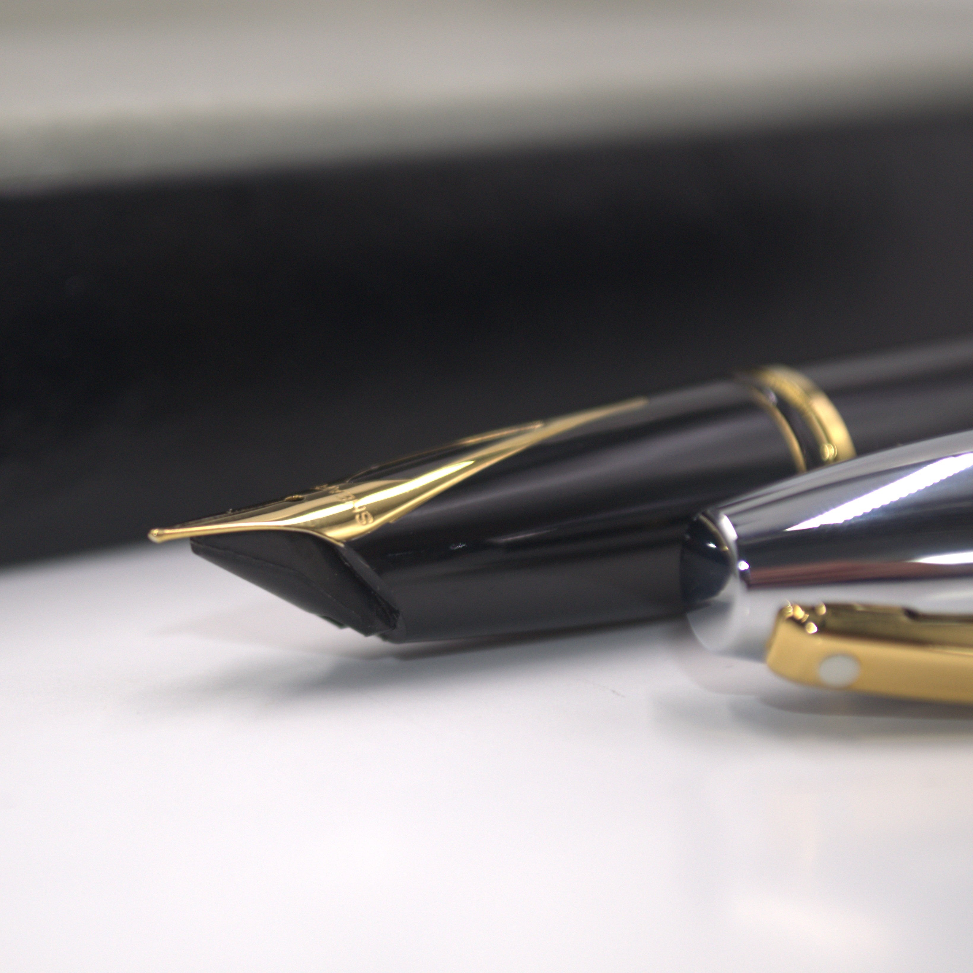 Sheaffer Legacy 9065 Glossy Black and Chrome Fountain Pen with 14k PVD