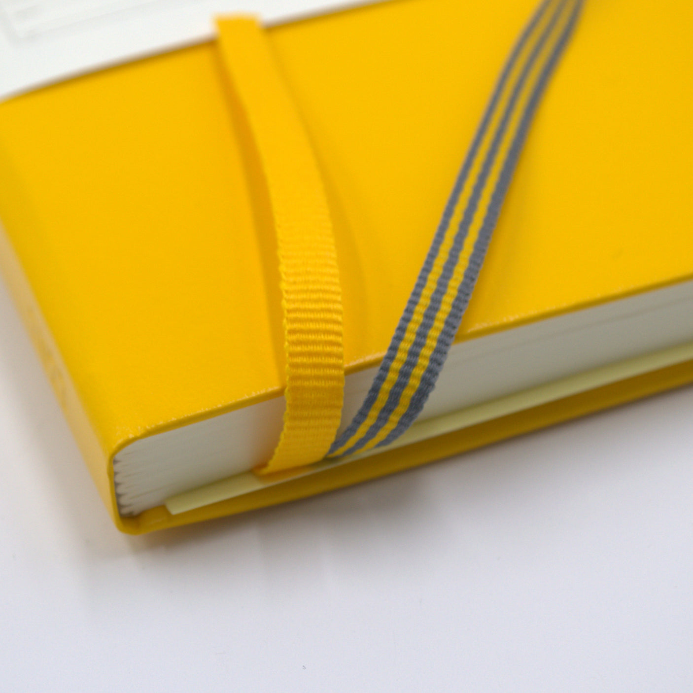 LEUCHTTURM1917 Weekly Planner & Notebook Medium (A5) 18 months 2026/2027 Softcover Sunflower
