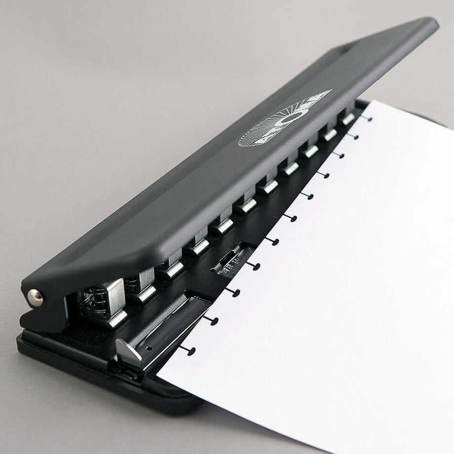 Business Source Heavy-Duty 3-hole Punch 30 Sheet - Black