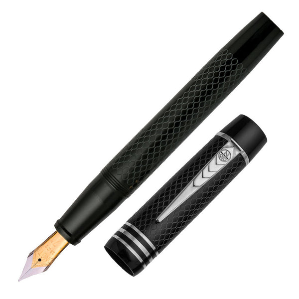 Onoto Magna Classic 18ct Gold Nib Fountain Pen Black Chased